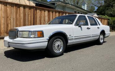 Lincoln-town-car-1992-5