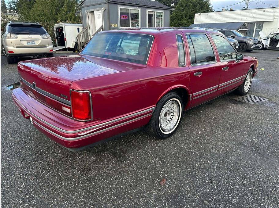 Lincoln-town-car-1994-red-10