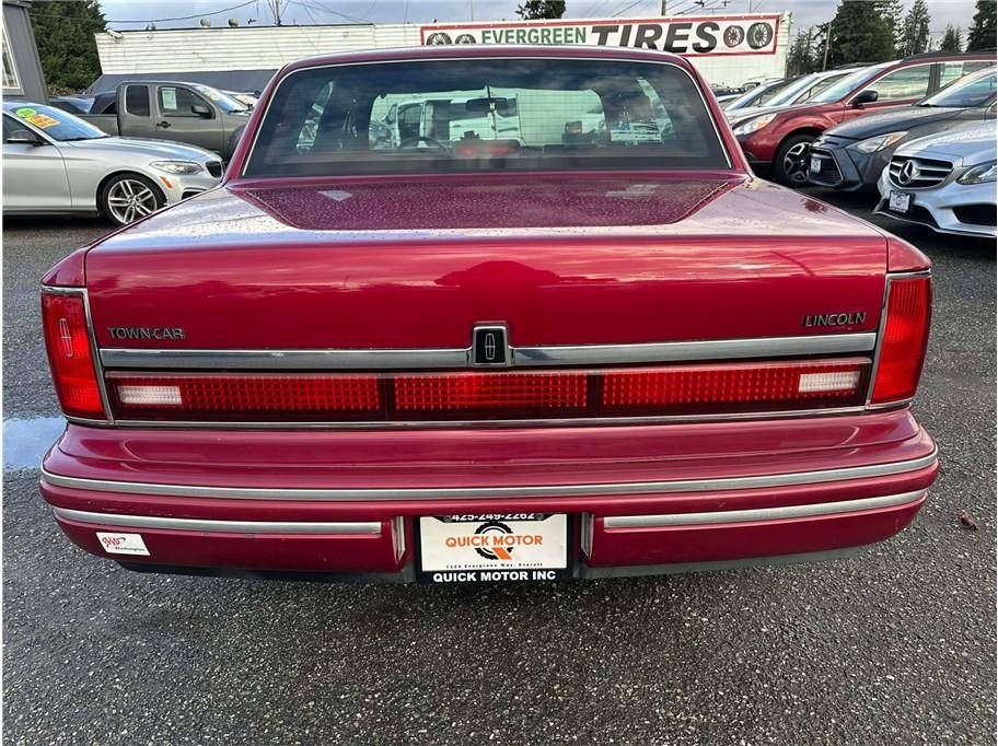 Lincoln-town-car-1994-red-11