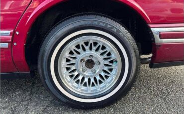 Lincoln-town-car-1994-red-15