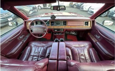 Lincoln-town-car-1994-red-18