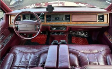 Lincoln-town-car-1994-red-19