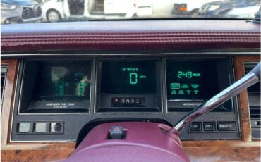 Lincoln-town-car-1994-red-21