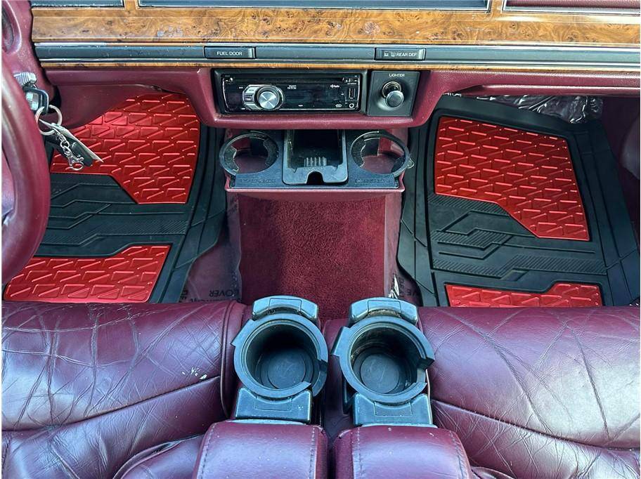 Lincoln-town-car-1994-red-22