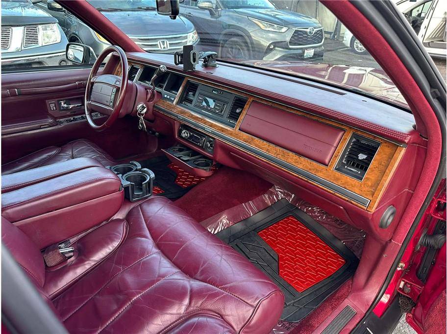 Lincoln-town-car-1994-red-23