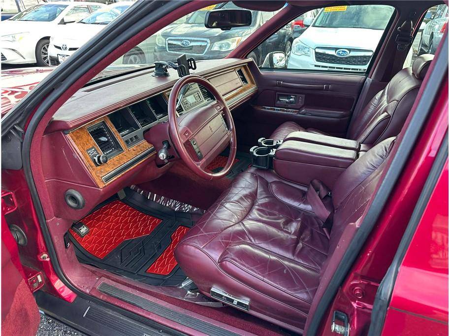 Lincoln-town-car-1994-red-8