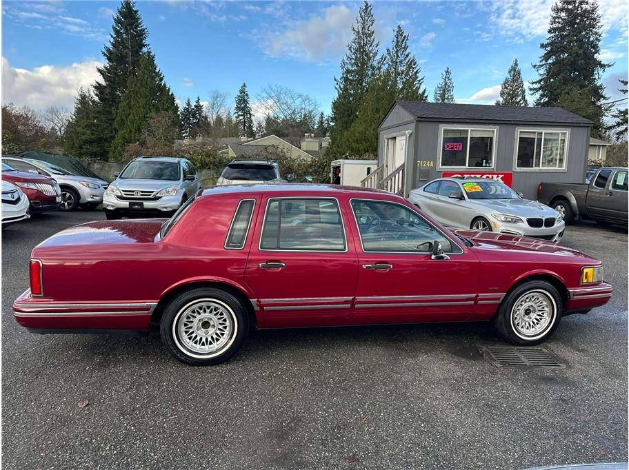 Lincoln-town-car-1994-red-9