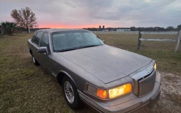 Lincoln-town-car-1996-grey-1