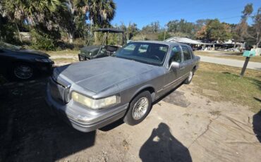 Lincoln-town-car-1996-grey-1