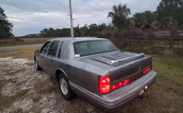 Lincoln-town-car-1996-grey-2