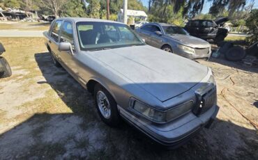 Lincoln-town-car-1996-grey