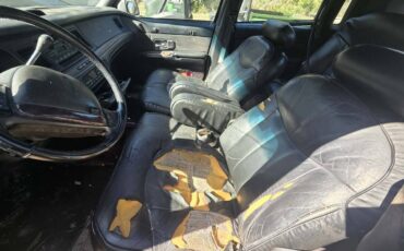 Lincoln-town-car-1996-grey-5