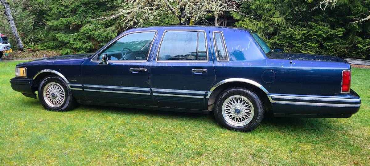 Lincoln-town-car-executive-1991-blue-4