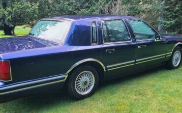 Lincoln-town-car-executive-1991-blue-5