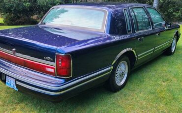 Lincoln-town-car-executive-1991-blue-6
