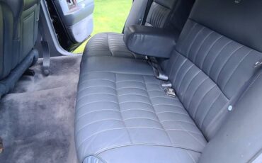 Lincoln-town-car-executive-1991-blue-7