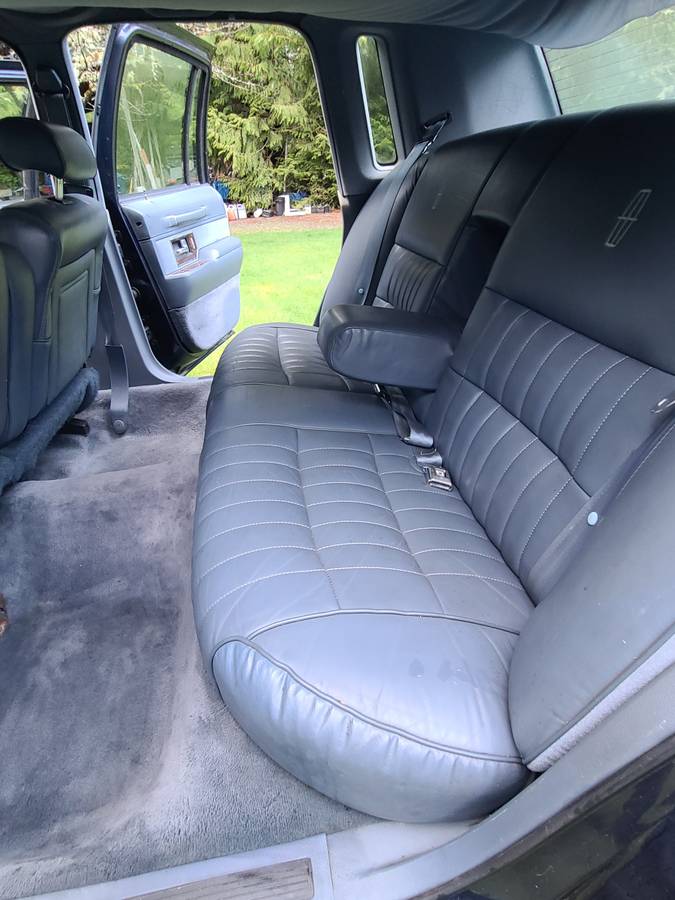 Lincoln-town-car-executive-1991-blue-7
