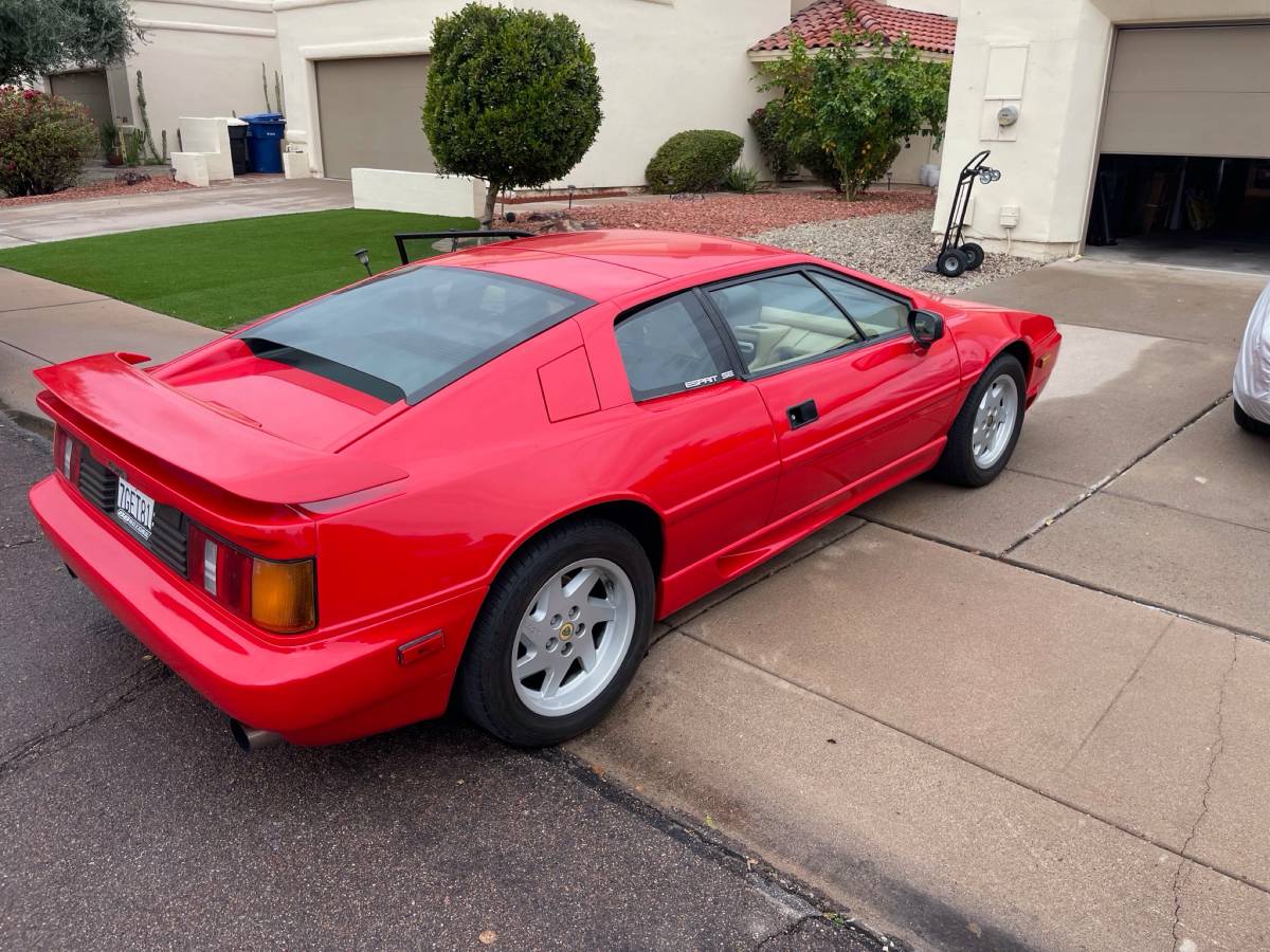Lotus-esprit-1991-red-17