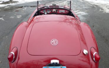 MG-MGA-1956-Convertible-10