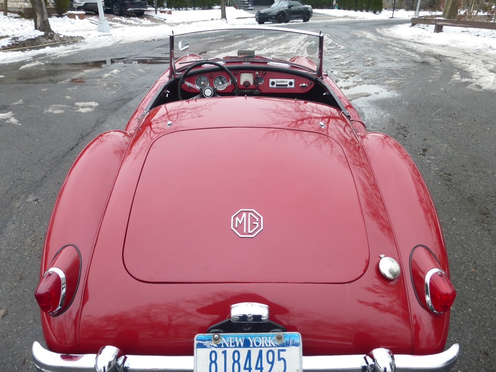 MG-MGA-1956-Convertible-10