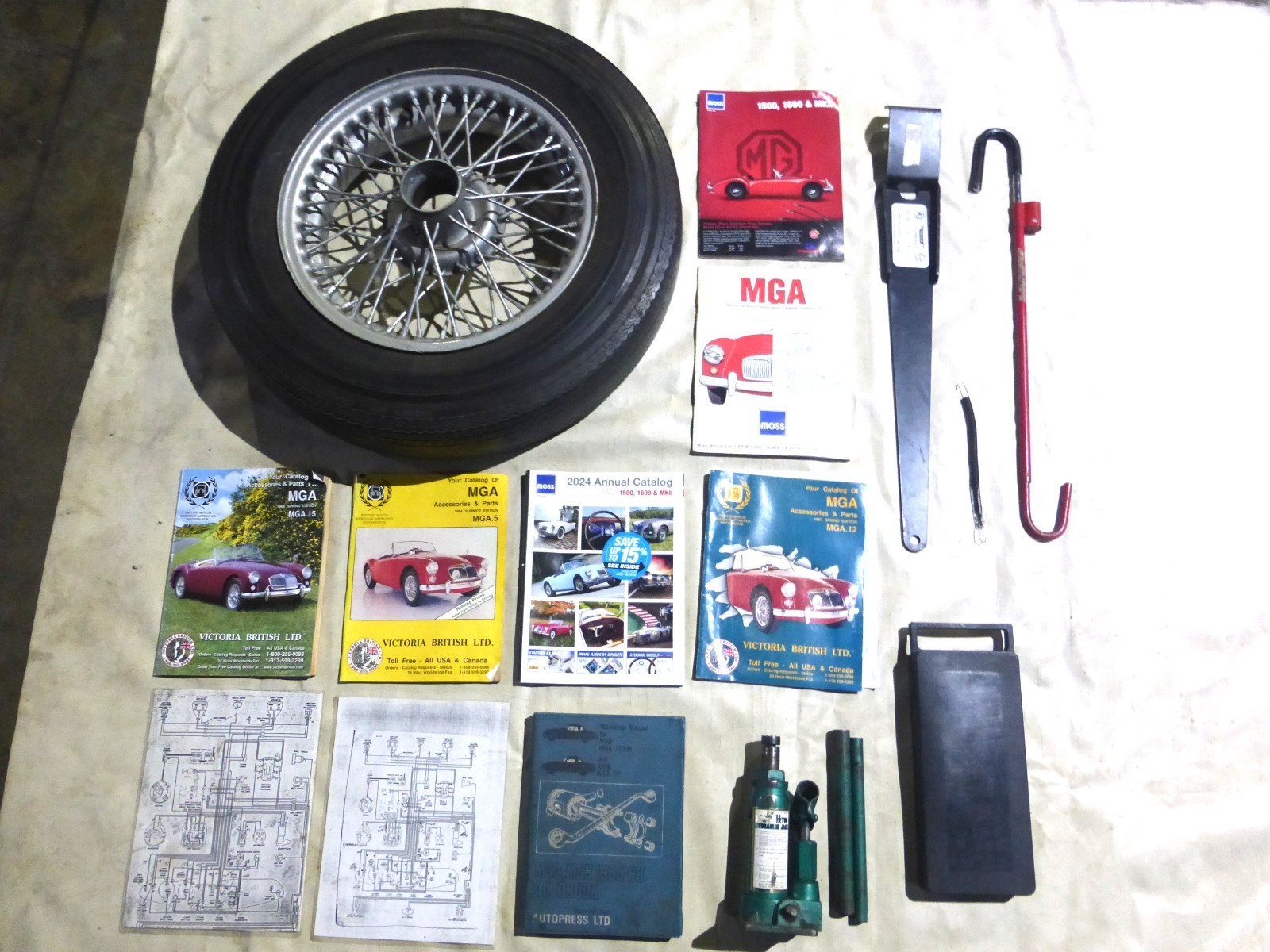 MG-MGA-1956-Convertible-20