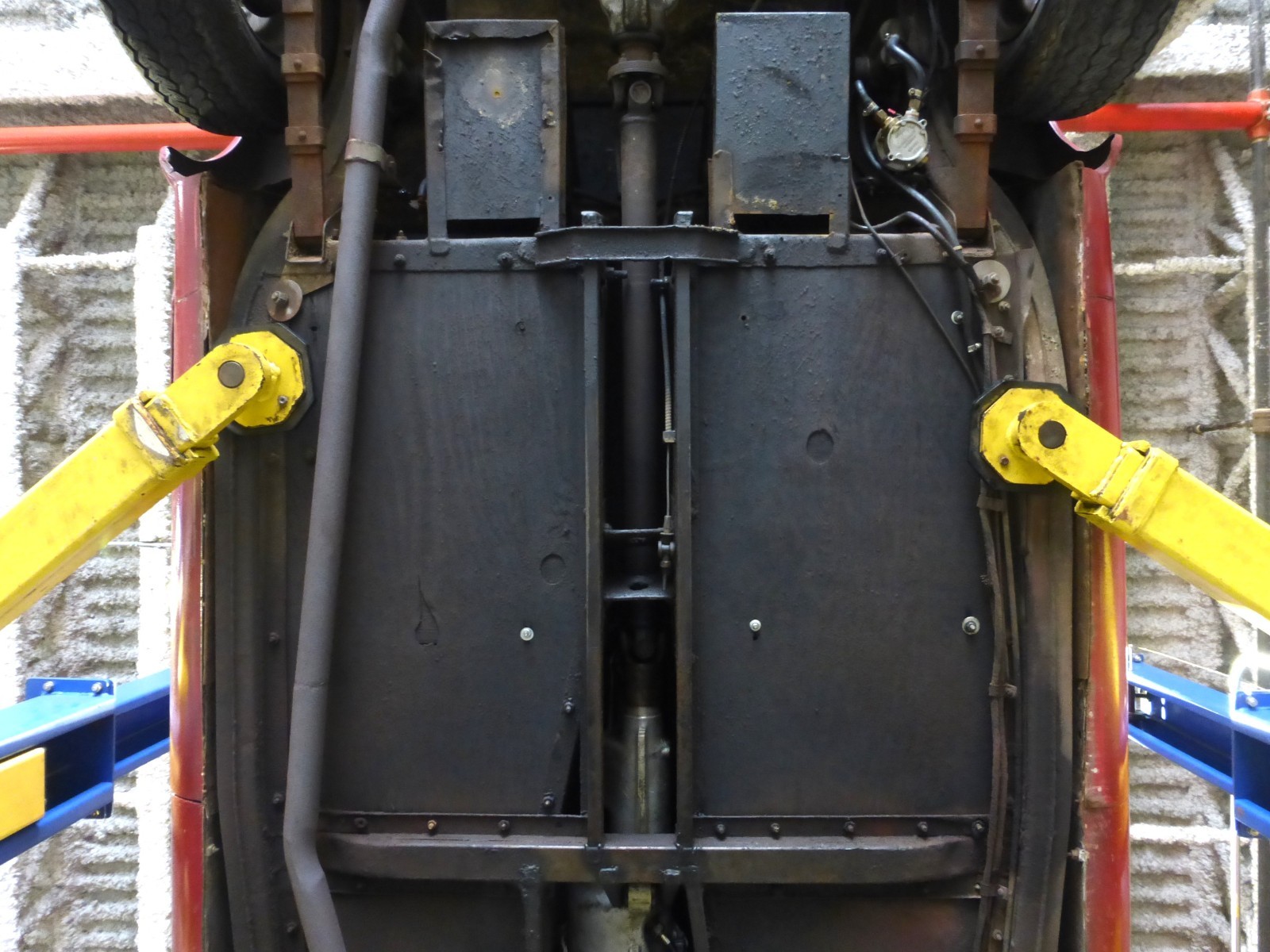 MG-MGA-1956-Convertible-23