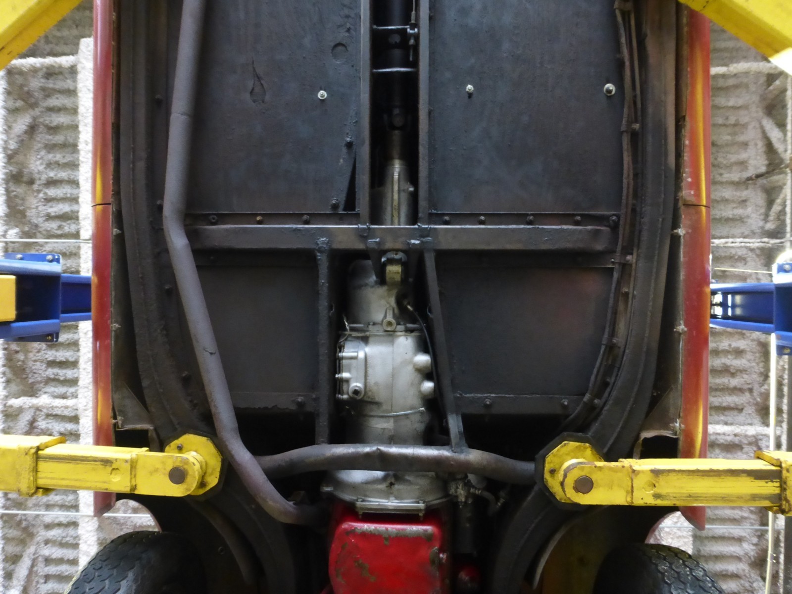 MG-MGA-1956-Convertible-25