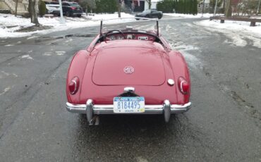 MG-MGA-1956-Convertible-3