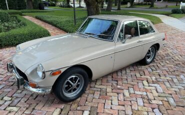 MG-MGB-1971-Coupe-1