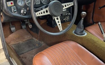 MG-MGB-1971-Coupe-11