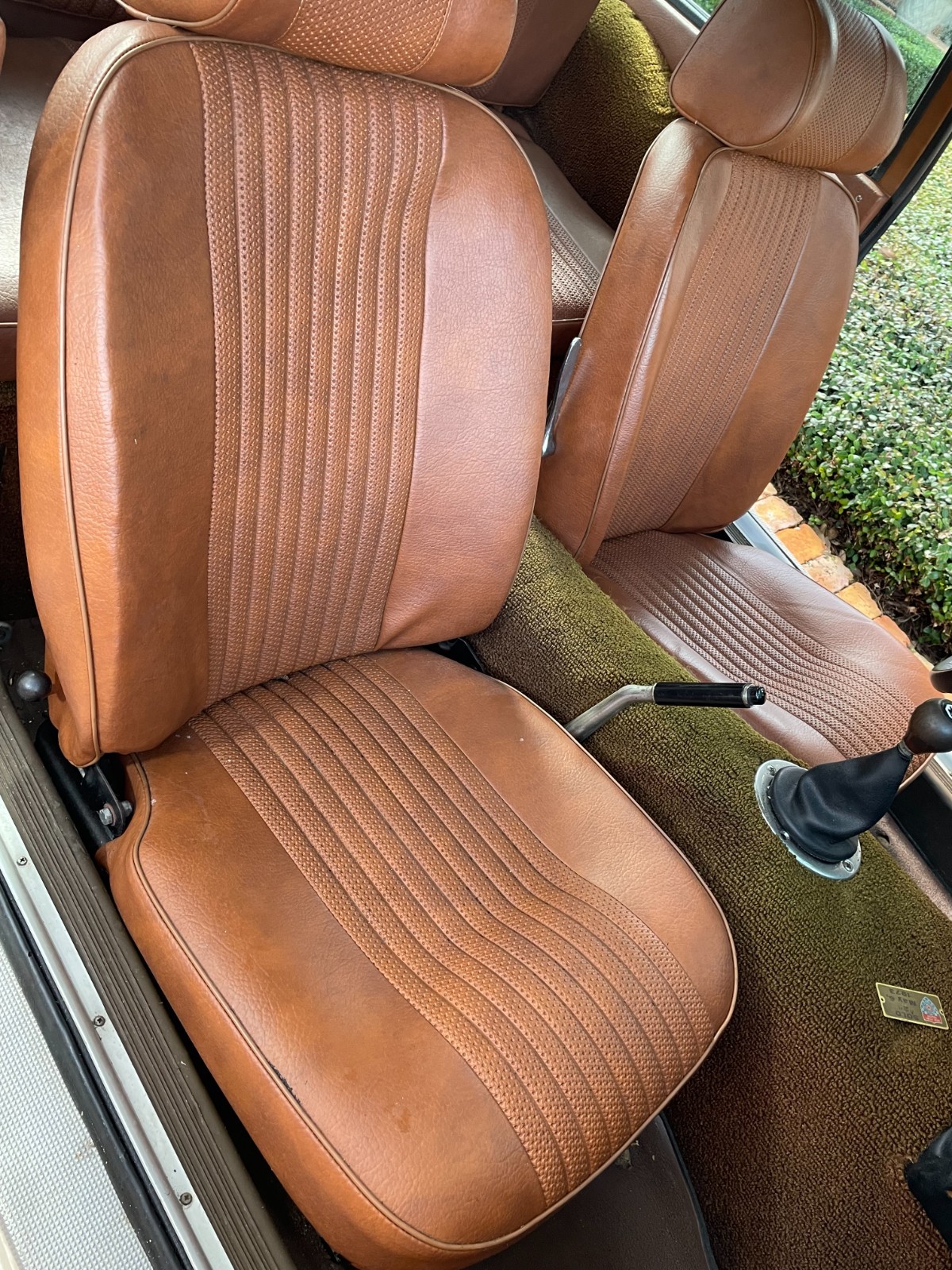 MG-MGB-1971-Coupe-13