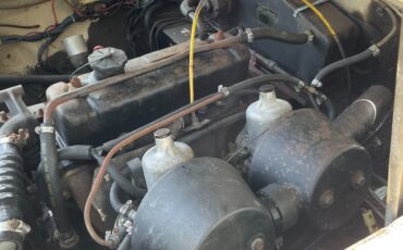 MG-MGB-1971-Coupe-18