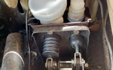 MG-MGB-1971-Coupe-19