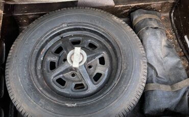 MG-MGB-1971-Coupe-33