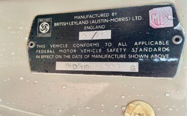 MG-MGB-1971-Coupe-37