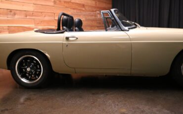 MG-MGB-1972-12