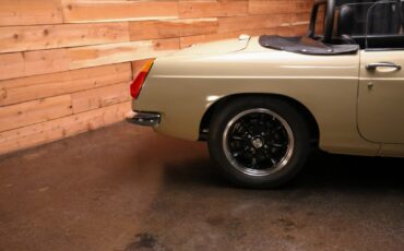 MG-MGB-1972-13