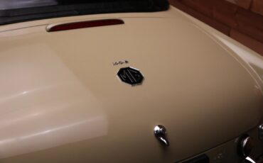 MG-MGB-1972-16