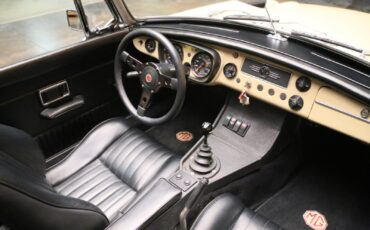 MG-MGB-1972-19