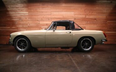 MG-MGB-1972-3