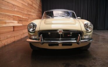 MG-MGB-1972-4