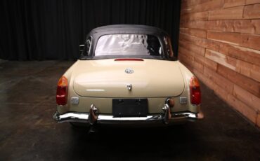 MG-MGB-1972-7