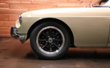 MG-MGB-1972-9