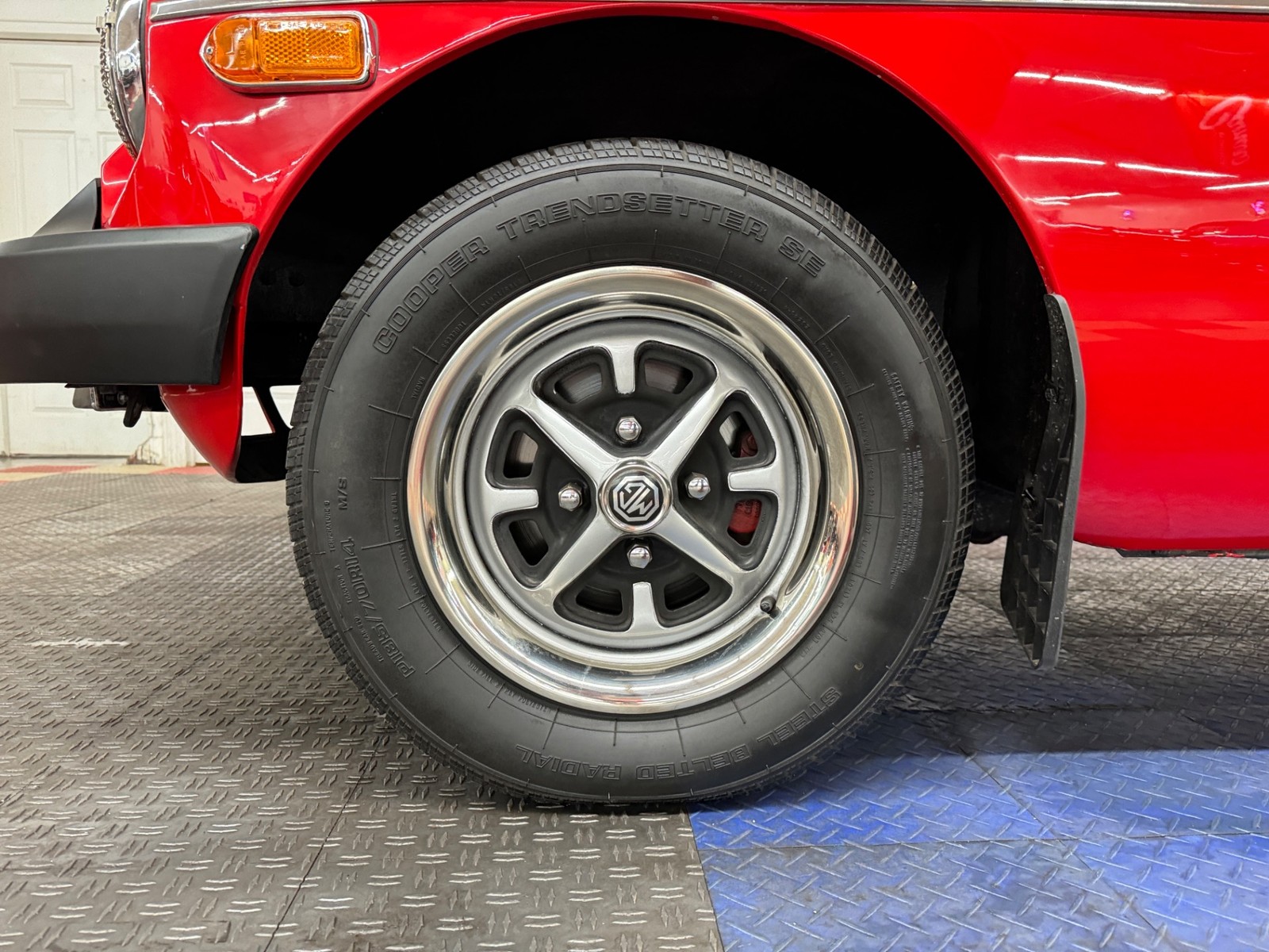 MG-MGB-1978-Convertible-24