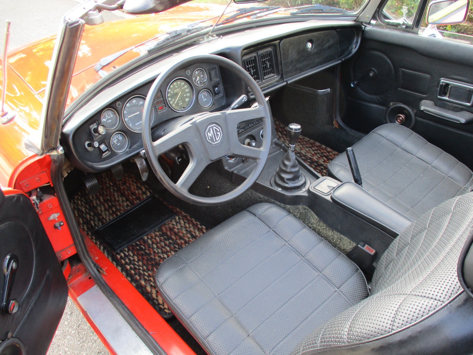 MG-MGB-1979-Convertible-13
