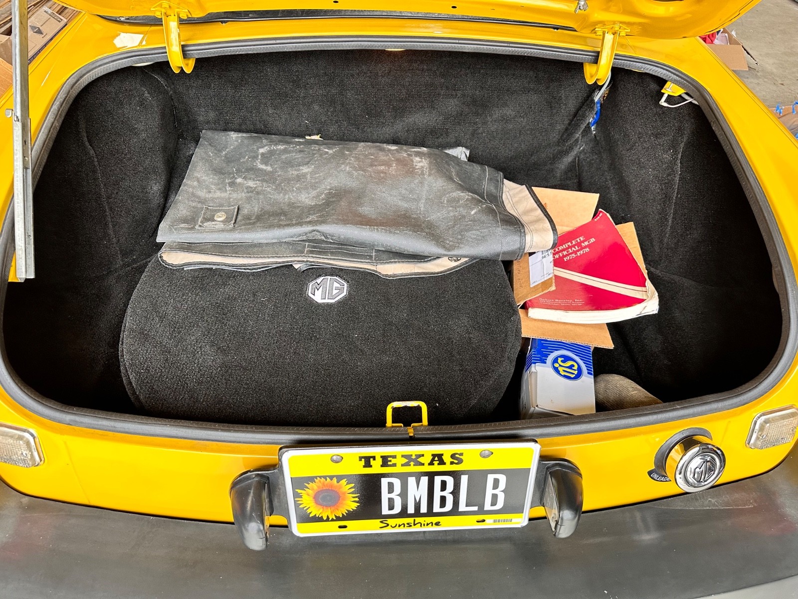 MG-MGB-1979-Convertible-15