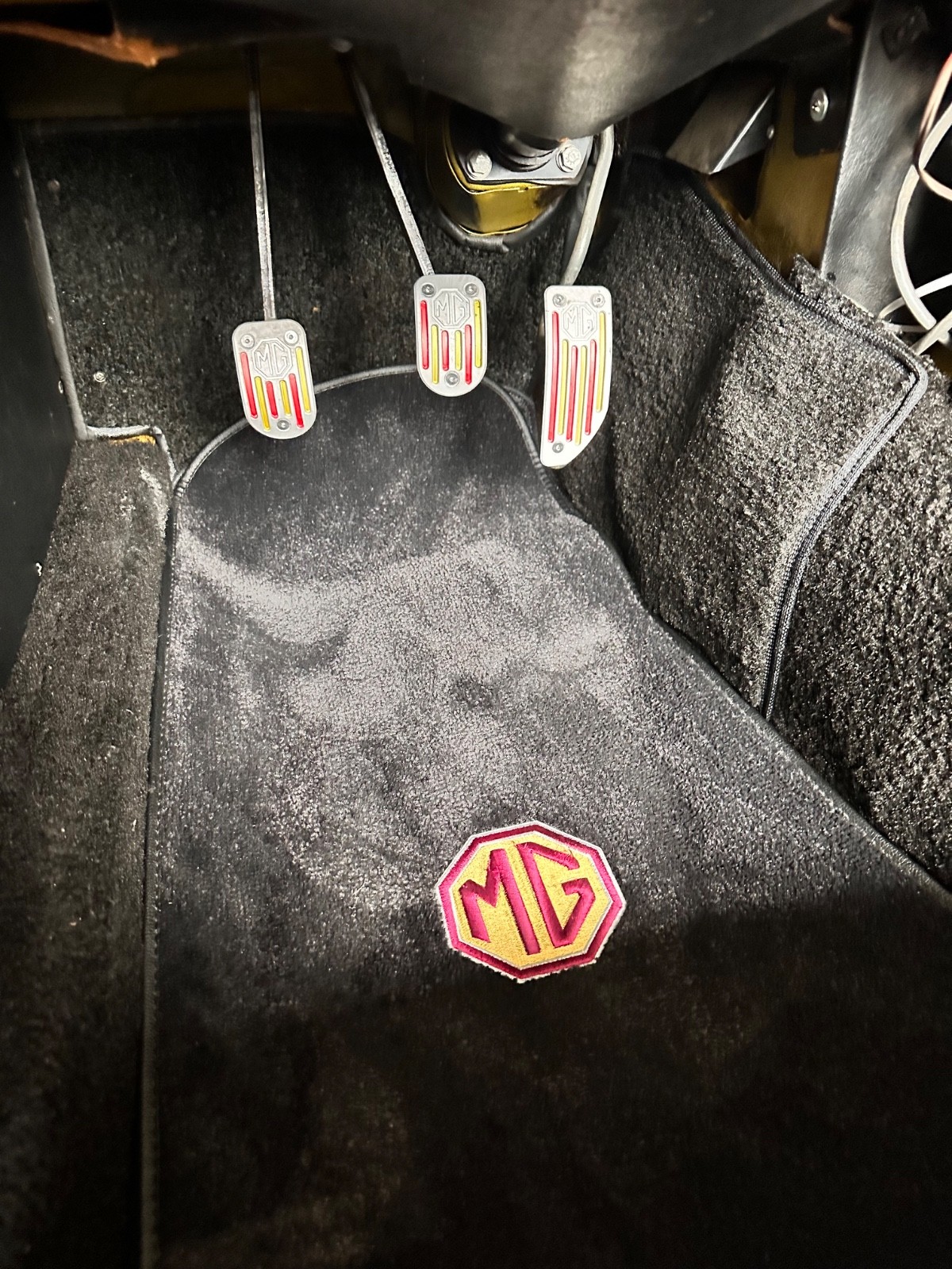 MG-MGB-1979-Convertible-16