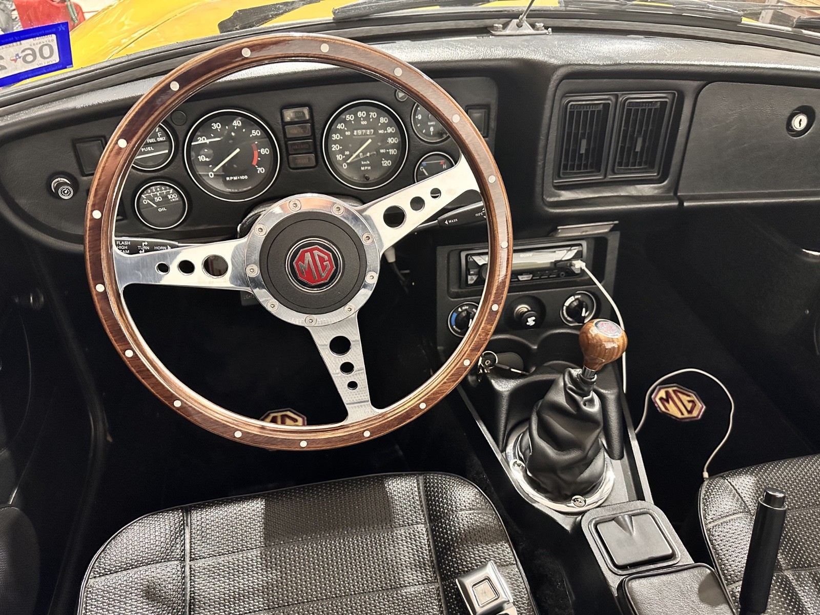 MG-MGB-1979-Convertible-22