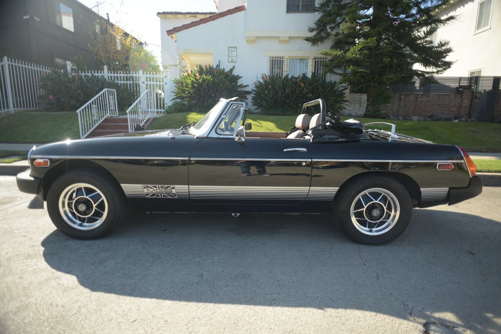 MG-MGB-1979-Convertible-9