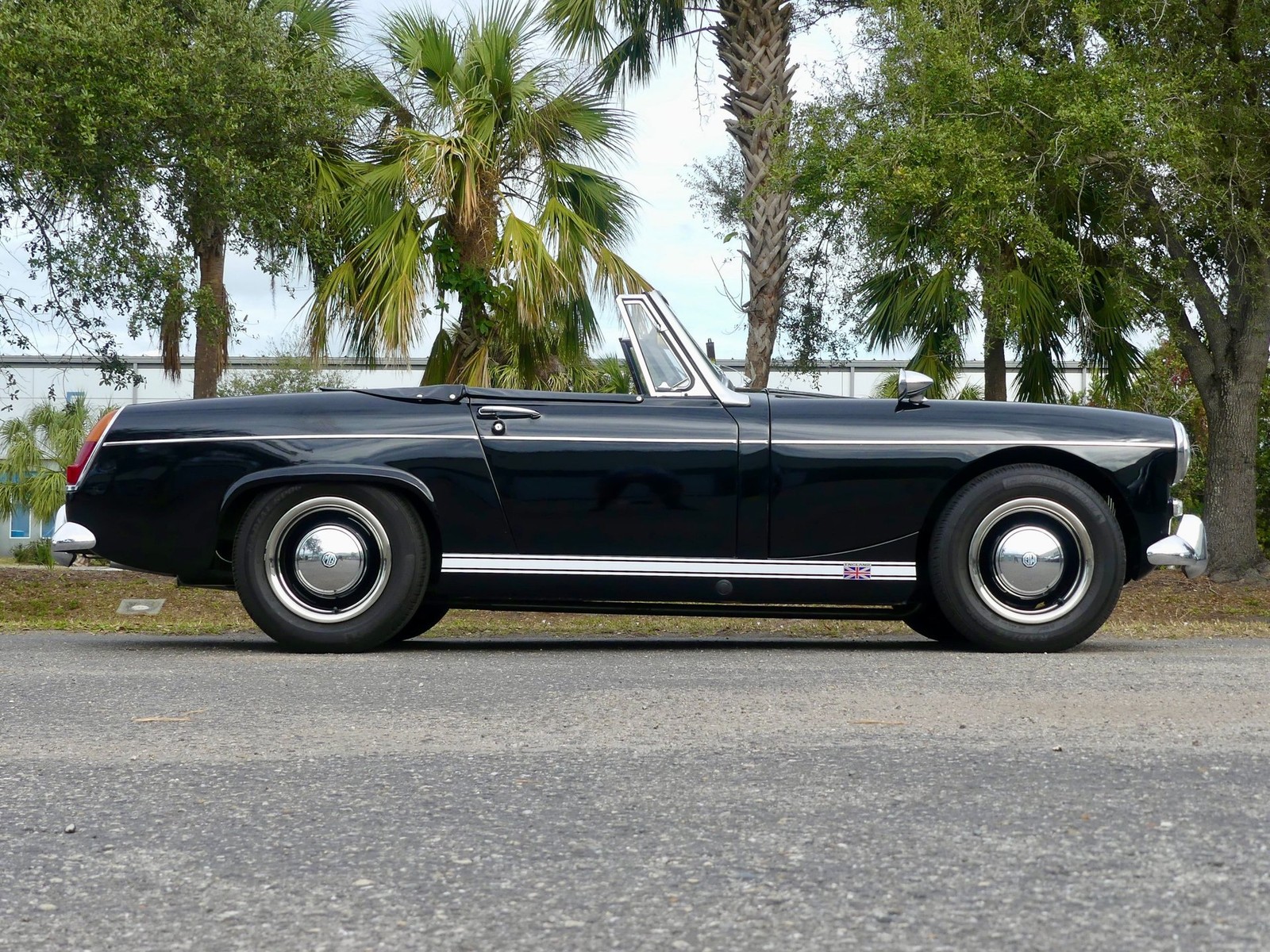 MG-Midget-1965-Convertible-23